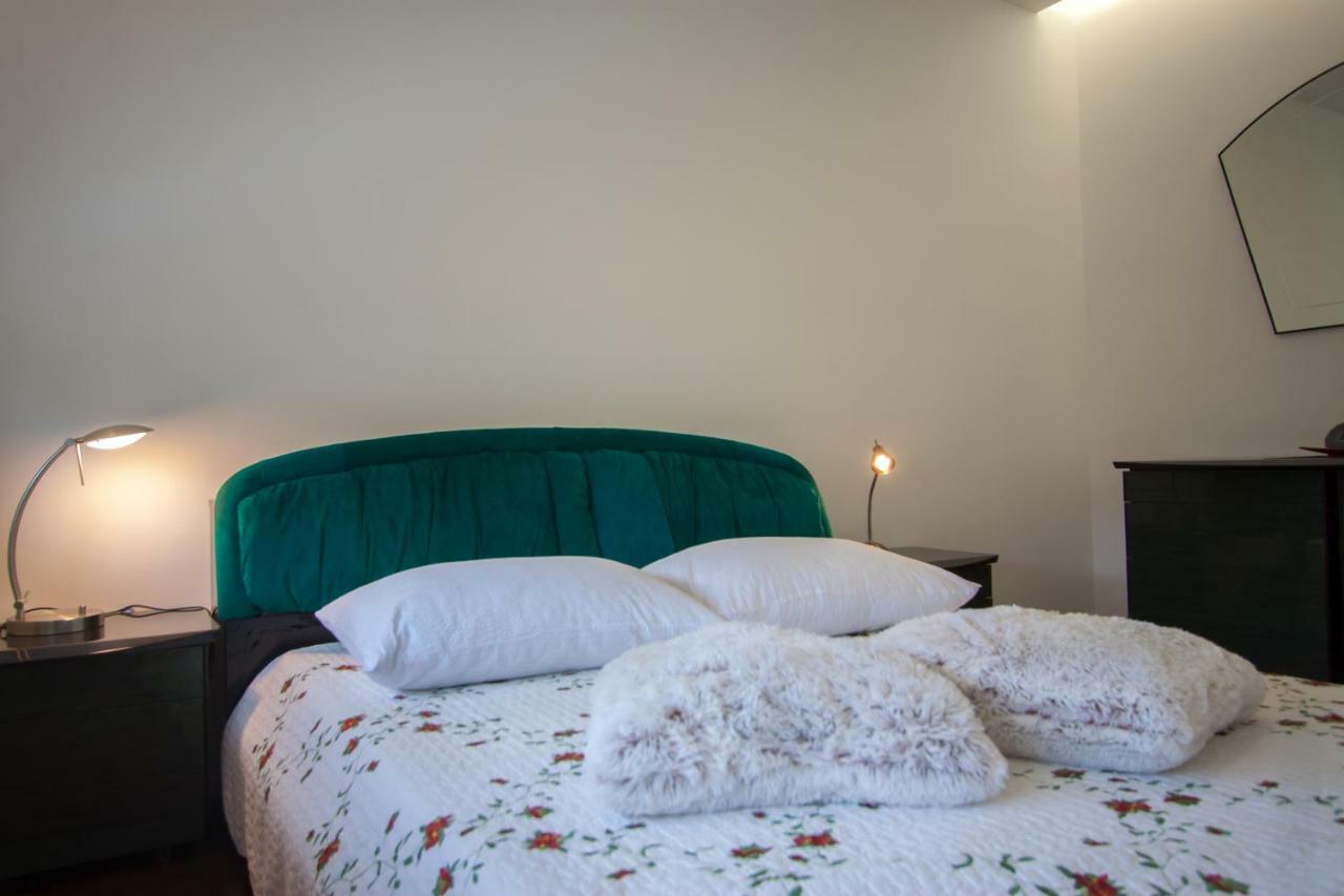Zen & Art Suite Pula Bagian luar foto